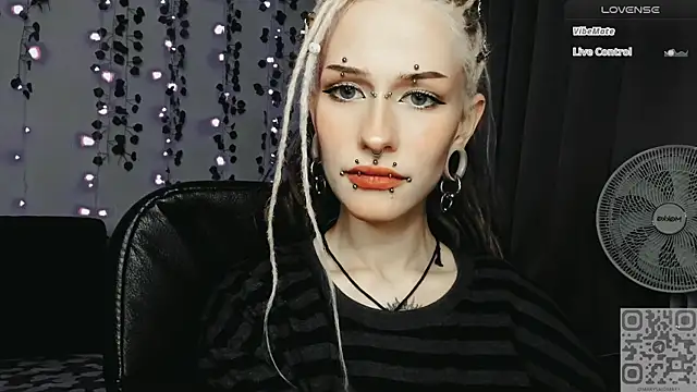 Snapshot of say_mary chatting on 07/20/26, 04:09 say mary online show from 07/20/26, 04:09