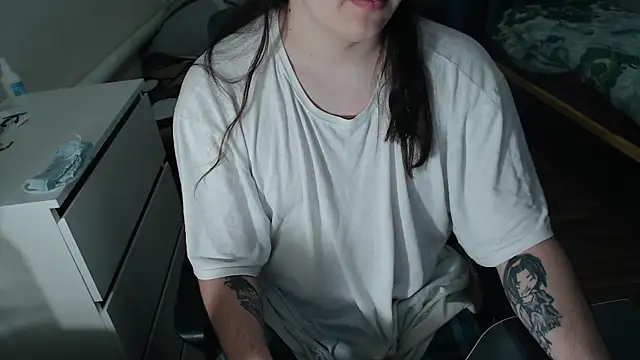 EvaMiron online show from 11/11/25, 11:27