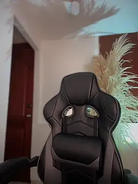 gretta kler1 online show from 10/10/25, 11:31