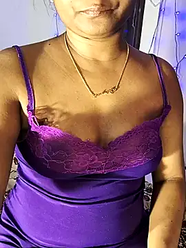 Snapshot of FANTASY_QUEEN_07 chatting on 03/04/25, 05:56 FANTASY QUEEN 07 online show from 03/04/25, 05:56