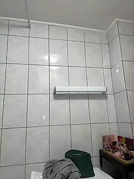 deliaroyal online show from 02/21/25, 05:42