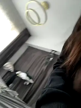 deliaroyal online show from 09/28/25, 11:26