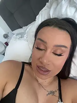 deliaroyal online show from 10/29/25, 11:01