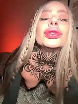 Snapshot of bambixboo chatting on 02/05/25, 04:03 bambixboo online show from 02/05/25, 04:03