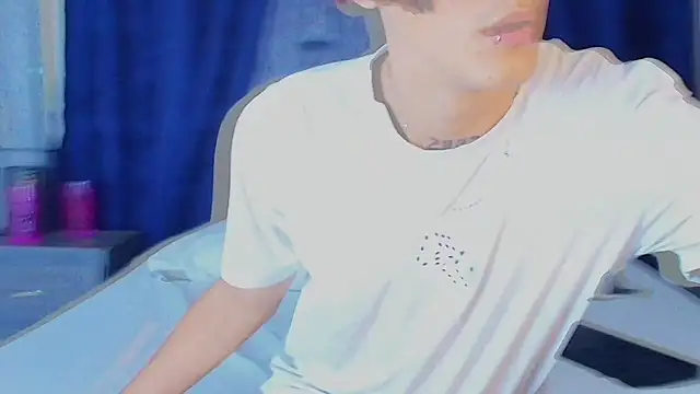 Snapshot of Samuelsince chatting on 01/23/25, 04:41 Samuelsince online show from 01/23/25, 04:41