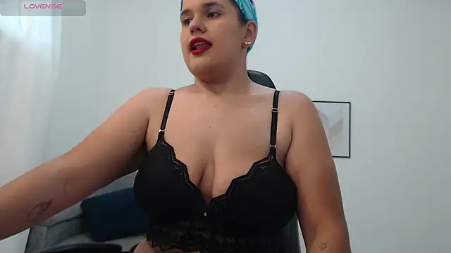 natalia curvy1 online show from 10/29/25, 06:20
