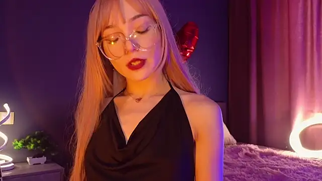 SandraBoyl online show from 03/03/25, 04:25