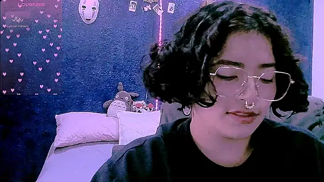 Snapshot of NinaYellow chatting on 08/04/26, 01:03 NinaYellow online show from 08/04/26, 01:03
