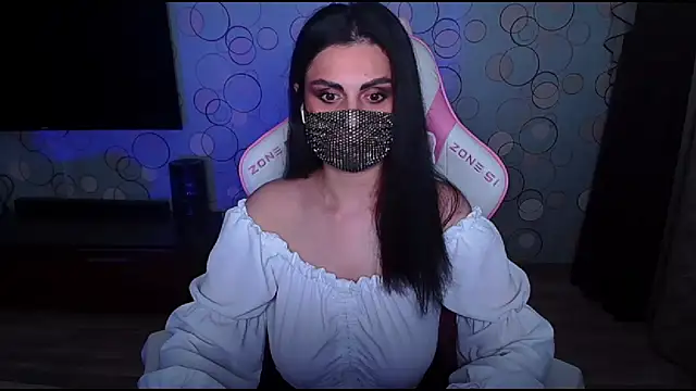 Snapshot of __Yasmina__ chatting on 06/27/26, 03:55 Yasmina online show from 06/27/26, 03:55