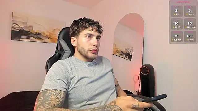 Snapshot of LucianSinclair chatting on 12/03/24, 12:02 LucianSinclair online show from 12/03/24, 12:02