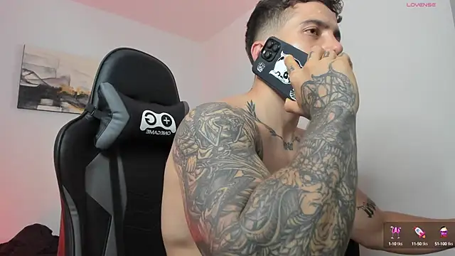 Snapshot of LucianSinclair chatting on 12/14/24, 02:34 LucianSinclair online show from 12/14/24, 02:34