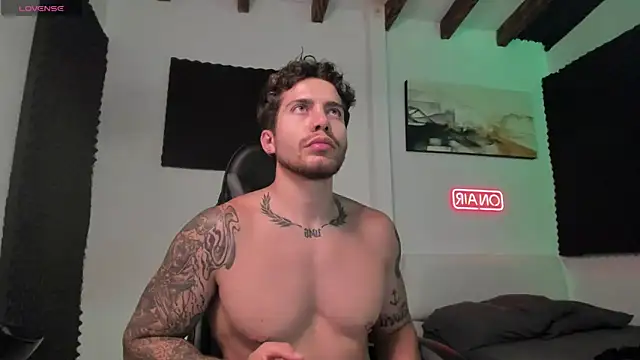 LucianSinclair online show from 12/04/25, 02:54