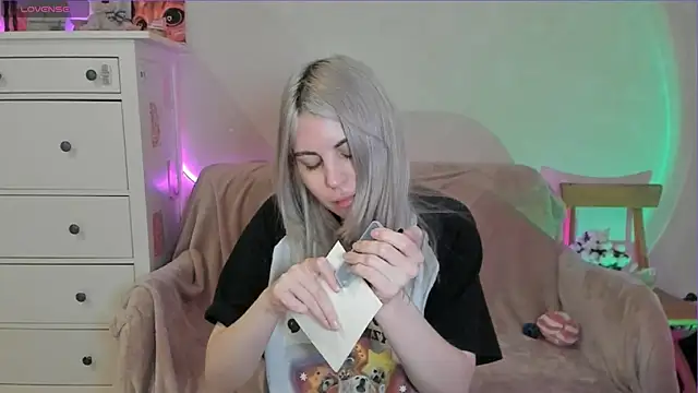 pawpaws online show from 05/05/26, 08:44