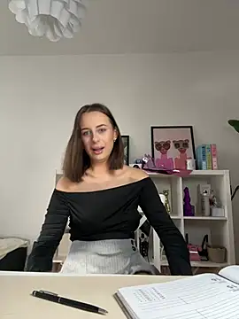 Snapshot of Hii_Lolla chatting on 02/12/25, 09:10 Hii Lolla online show from 02/12/25, 09:10