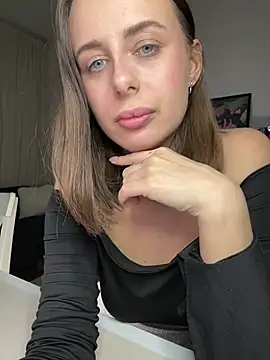 Snapshot of Hii_Lolla chatting on 02/12/25, 07:02 Hii Lolla online show from 02/12/25, 07:02