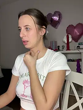 Snapshot of Hii_Lolla chatting on 02/19/25, 07:05 Hii Lolla online show from 02/19/25, 07:05