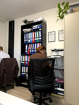 Snapshot of Hii_Lolla chatting on 10/15/25, 06:02 Hii Lolla online show from 10/15/25, 06:02