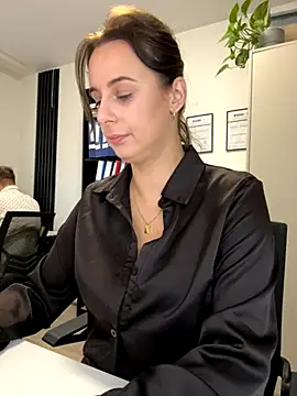 Snapshot of Hii_Lolla chatting on 10/29/25, 07:10 Hii Lolla online show from 10/29/25, 07:10