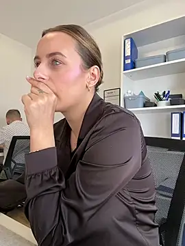 Hii Lolla online show from 04/20/26, 07:00