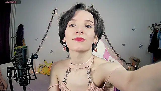 Snapshot of Violet_Veliya chatting on 12/04/24, 04:05 Violet Veliya online show from 12/04/24, 04:05