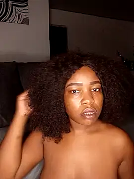 Snapshot of rosey_cheeks chatting on 02/02/25, 12:09 rosey cheeks online show from 02/02/25, 12:09
