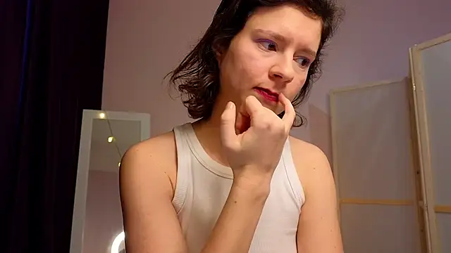 Snapshot of Dana_Magicall chatting on 12/18/24, 07:04 Dana Magicall online show from 12/18/24, 07:04