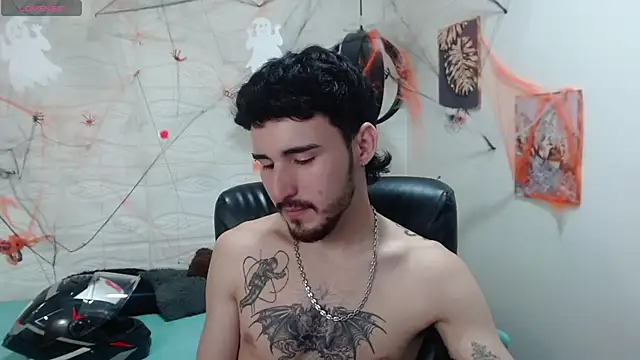 Snapshot of DmitriSanders chatting on 12/03/24, 12:35 DmitriSanders online show from 12/03/24, 12:35