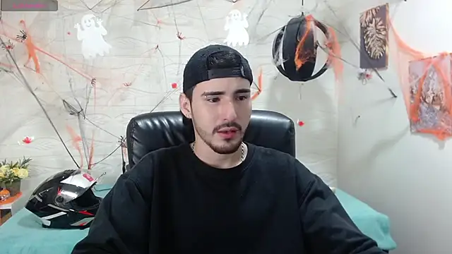 Snapshot of DmitriSanders chatting on 12/06/24, 09:24 DmitriSanders online show from 12/06/24, 09:24