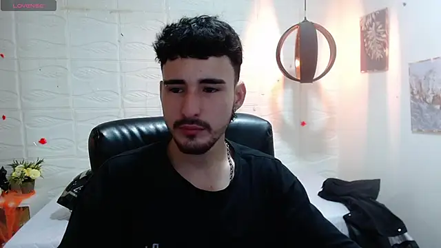 Snapshot of DmitriSanders chatting on 12/21/24, 09:15 DmitriSanders online show from 12/21/24, 09:15