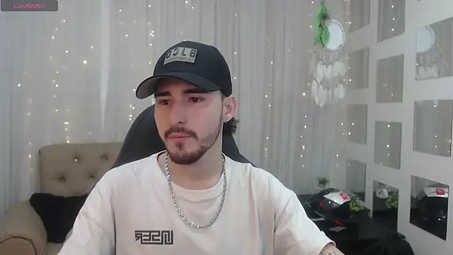 Snapshot of DmitriSanders chatting on 12/28/24, 03:15 DmitriSanders online show from 12/28/24, 03:15