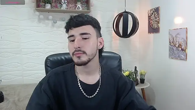 Snapshot of DmitriSanders chatting on 01/15/25, 08:58 DmitriSanders online show from 01/15/25, 08:58