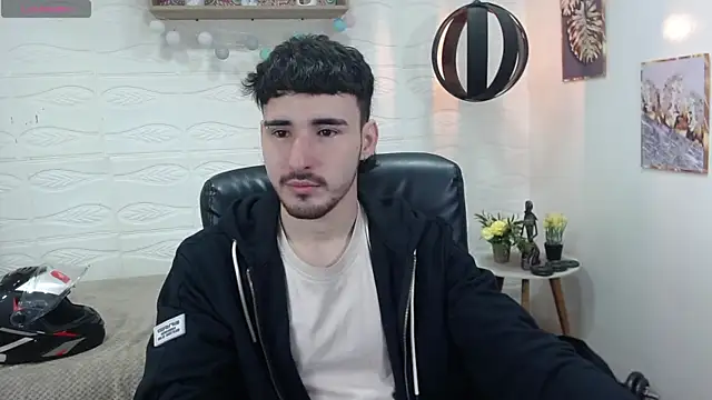 Snapshot of DmitriSanders chatting on 01/20/25, 05:06 DmitriSanders online show from 01/20/25, 05:06