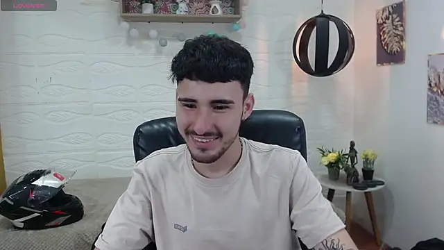 Snapshot of DmitriSanders chatting on 01/20/25, 08:07 DmitriSanders online show from 01/20/25, 08:07