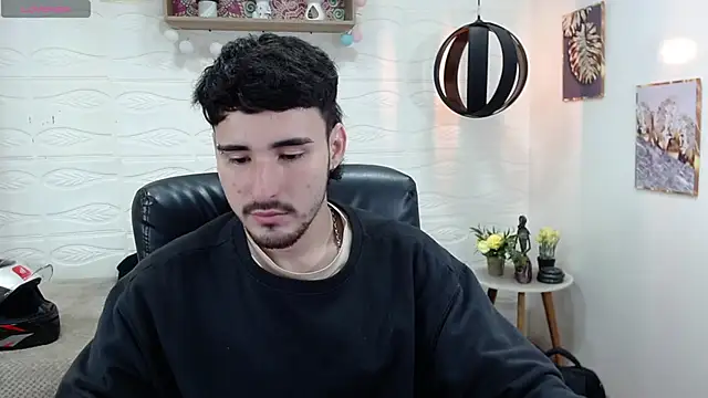 Snapshot of DmitriSanders chatting on 01/24/25, 08:43 DmitriSanders online show from 01/24/25, 08:43