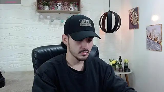 Snapshot of DmitriSanders chatting on 01/25/25, 12:37 DmitriSanders online show from 01/25/25, 12:37