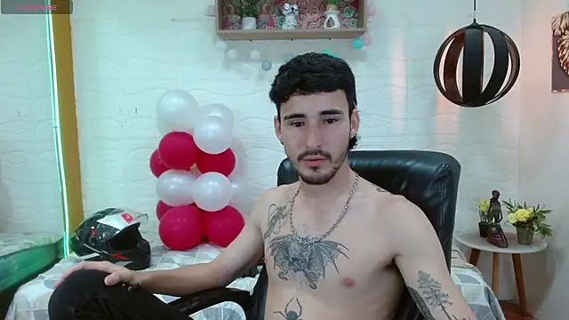 Snapshot of DmitriSanders chatting on 02/26/25, 11:37 DmitriSanders online show from 02/26/25, 11:37