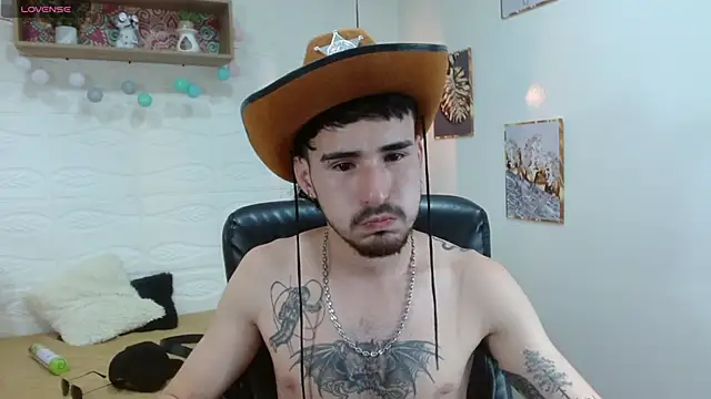 Snapshot of DmitriSanders chatting on 03/06/25, 12:43 DmitriSanders online show from 03/06/25, 12:43