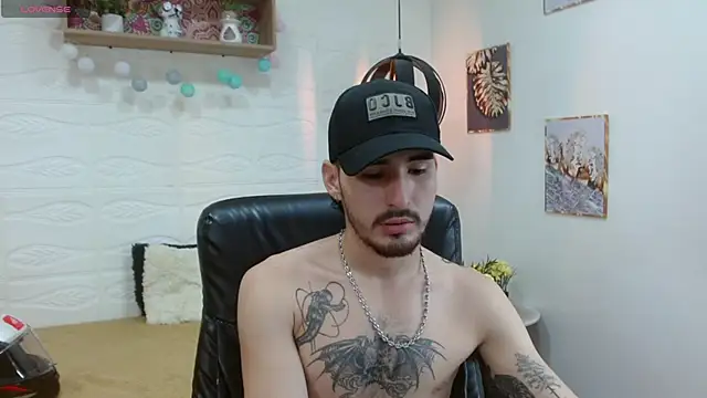 Snapshot of DmitriSanders chatting on 03/06/25, 09:31 DmitriSanders online show from 03/06/25, 09:31