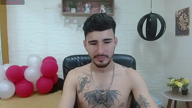 Snapshot of DmitriSanders chatting on 03/11/25, 07:36 DmitriSanders online show from 03/11/25, 07:36