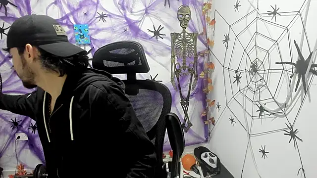 DmitriSanders online show from 12/18/25, 03:12