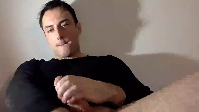 Snapshot of mainnrd chatting on 03/03/25, 12:16 mainnrd online show from 03/03/25, 12:16