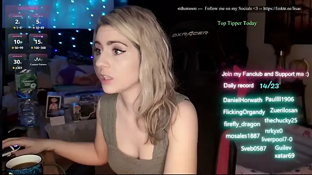 Snapshot of Lisaonthemoon chatting on 07/15/26, 06:13 Lisaonthemoon online show from 07/15/26, 06:13