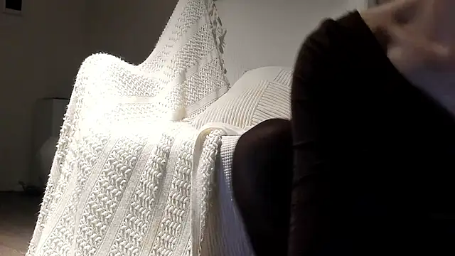 Lily 0000 online show from 11/28/25, 06:10