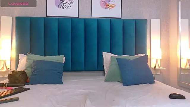 CheneellLorens online show from 03/06/25, 07:43