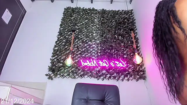 Brianna Stars online show from 12/21/24, 08:21