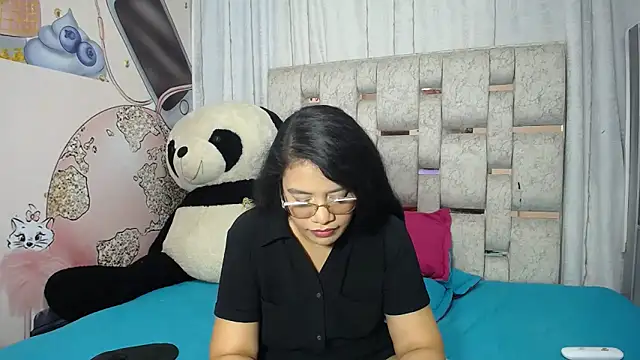 KEYRA-MILLER- online show from 11/18/25, 02:28