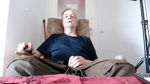 Snapshot of Cordt30 chatting on 06/17/26, 04:30 Cordt30 online show from 06/17/26, 04:30