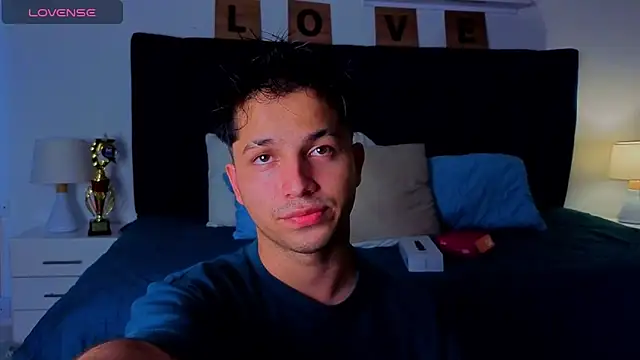 Issac james  online show from 04/10/26, 04:06