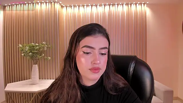 Snapshot of PaulinaSantos_ chatting on 07/19/26, 05:49 PaulinaSantos online show from 07/19/26, 05:49
