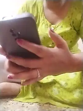 Tamilpriya46 online show from 09/15/25, 05:02
